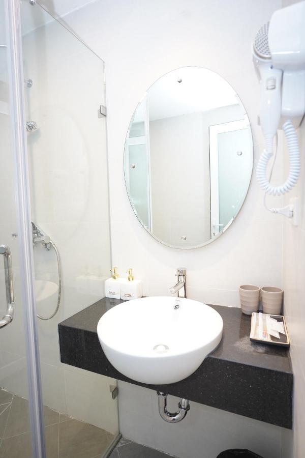 Hanoi Capital Premium Hotel Екстер'єр фото
